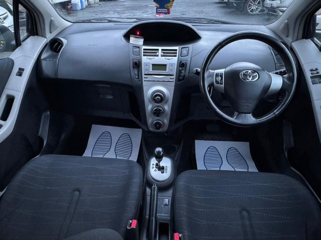 2007 TOYOTA YARIS - Photo 3