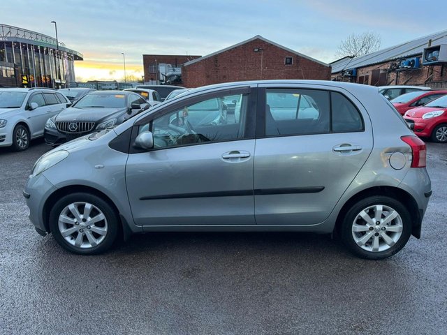 2007 TOYOTA YARIS - Photo 8