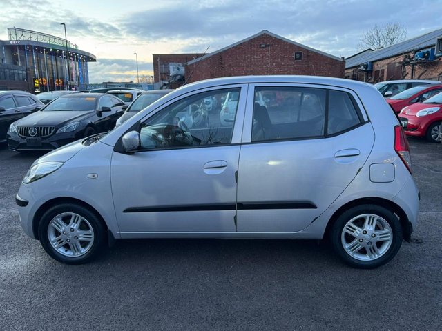 2011 HYUNDAI I10 - Photo 8