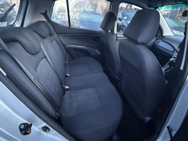 2011 HYUNDAI I10 - Photo 9