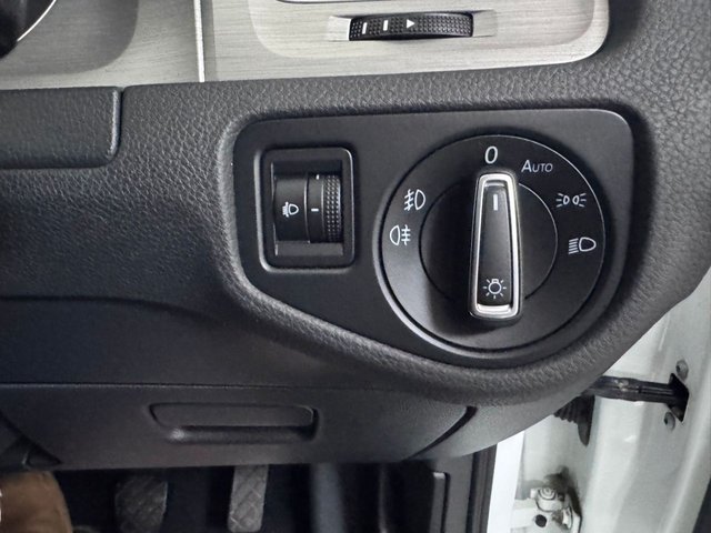 2016 VOLKSWAGEN GOLF 1.4 TSI BlueMotion Tech Match Edition Hatchback 3dr Petrol Manual Euro 6 (s/s) (125 ps) - Photo 12