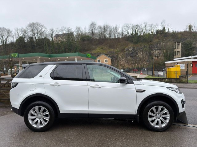 2016 Land Rover Discovery Sport 2L SE Tech 5dr - Photo 12