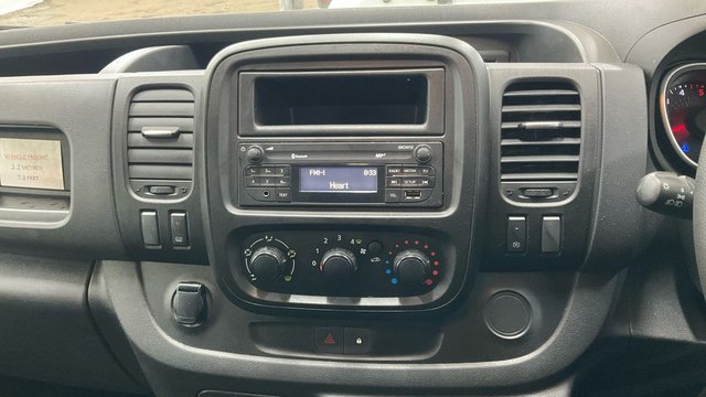 2021 Renault Trafic 2L Business 4dr - Photo 9