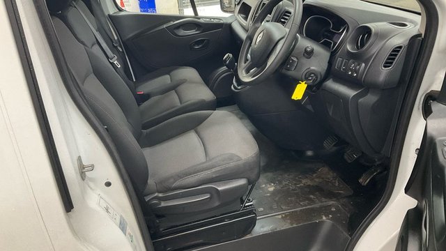 2021 Renault Trafic 2L Business 4dr - Photo 3