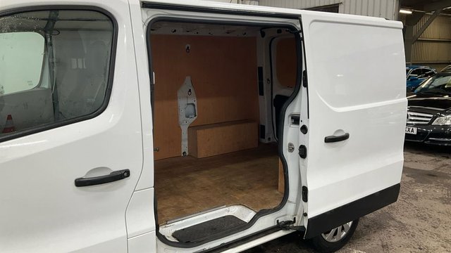2021 Renault Trafic 2L Business 4dr - Photo 11
