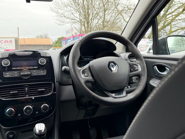 2017 RENAULT CLIO 2017 1.2 16V Play Hatchback 5dr Petrol Manual Euro 6 (75 ps) - Photo 11