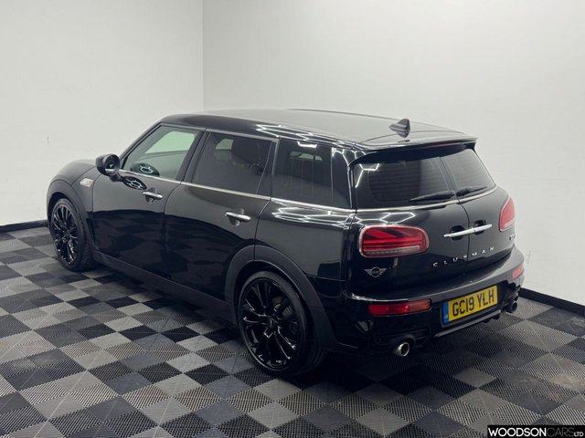 View our MINI CLUBMAN