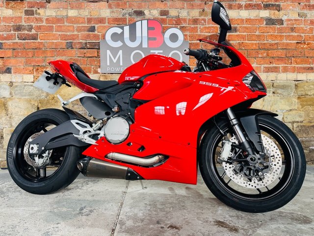 2018 133 CO G KM PETROL POA 12M TAX 955 L MANUAL 40.0 AVG.... photo