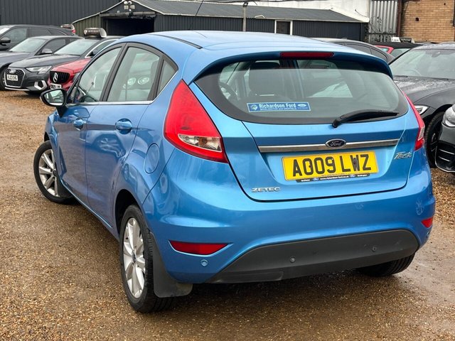 2009 FORD FIESTA - Photo 12
