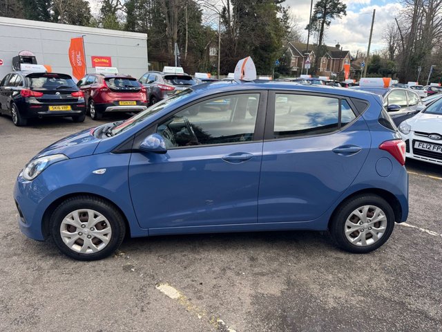 2016 HYUNDAI I10 2016 1.0 SE Hatchback 5dr Petrol Manual Euro 6 (66 ps)
        
          £20 TAX, 9 SERVICES RECORDED! - Photo 11