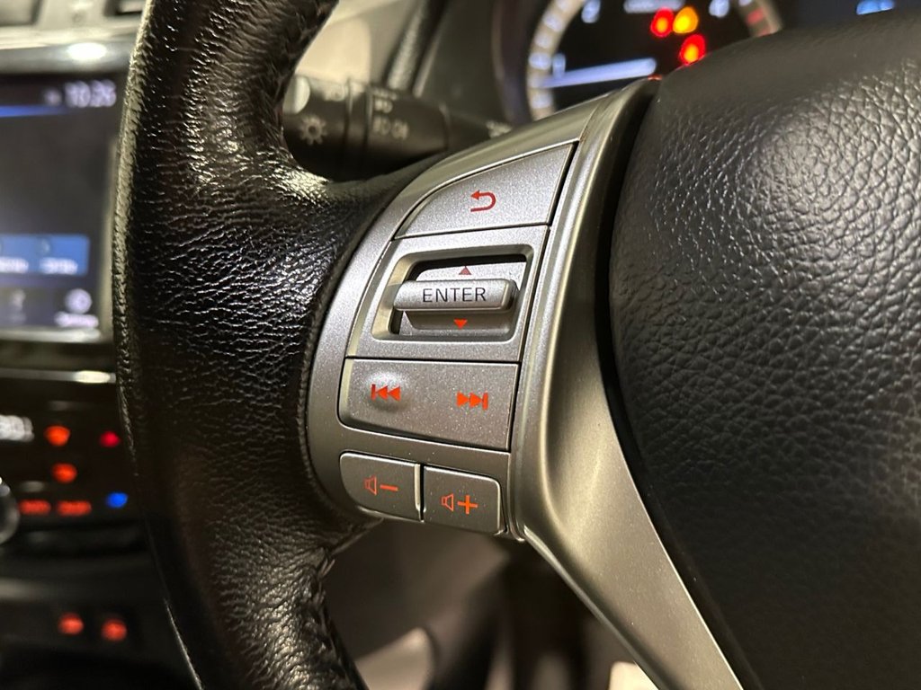 USED 2020 20 NISSAN NAVARA 2.3 dCi Tekna Pickup Double Cab 4dr Diesel Manual 4WD Euro 6 (s/s) (190 ps) 