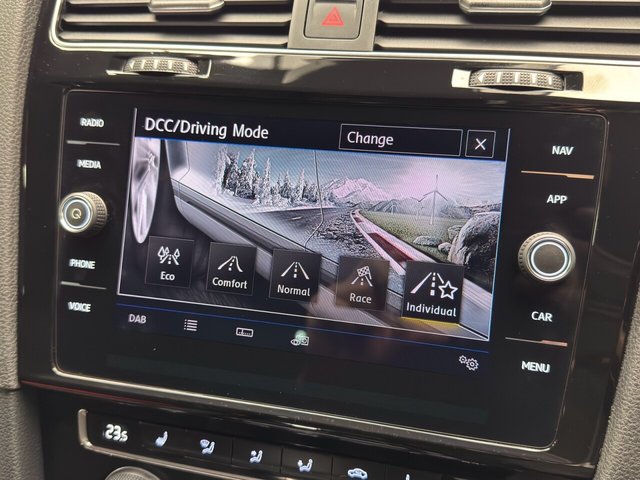 2019 Volkswagen Golf 2L R 5dr - Photo 3