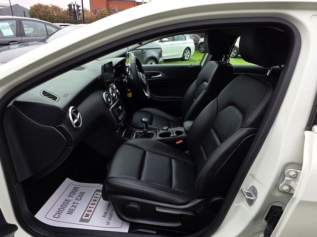 2017 MERCEDES-BENZ A-CLASS 1.6 A160 Sport Hatchback 5dr Petrol Manual Euro 6 (s/s) (102 ps) - Photo 11