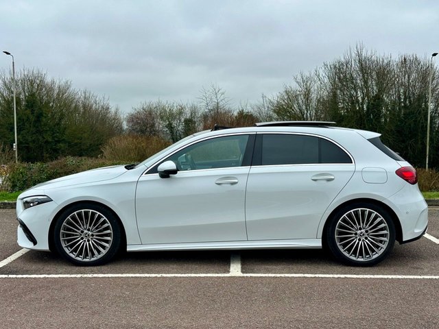 2023 MERCEDES-BENZ A-CLASS 2.0 A200d AMG Line (Premium Plus) Hatchback 5dr Diesel 8G-DCT Euro 6 (s/s) (150 ps) - Photo 11