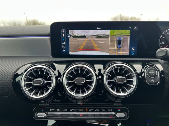 2023 MERCEDES-BENZ A-CLASS 2.0 A200d AMG Line (Premium Plus) Hatchback 5dr Diesel 8G-DCT Euro 6 (s/s) (150 ps) - Photo 12