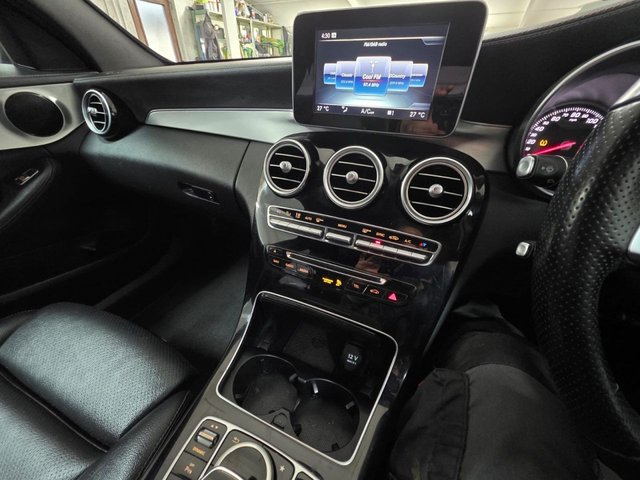 2015 MERCEDES-BENZ C-CLASS 2.1 C220d AMG Line Saloon 4dr Diesel 7G-Tronic+ Euro 6 (s/s) (170 ps) - Photo 10