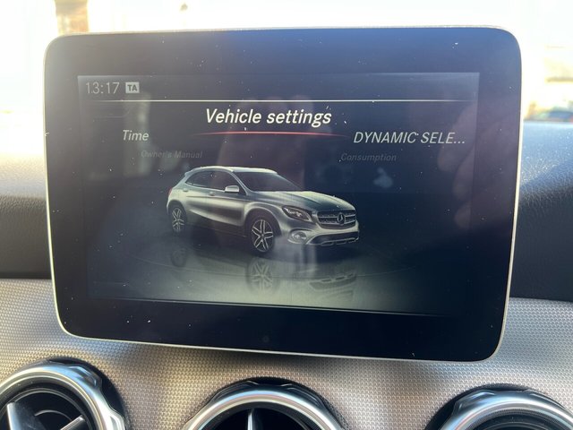 2017 MERCEDES-BENZ GLA 2017 1.6 GLA200 Sport SUV 5dr Petrol 7G-DCT Euro 6 (s/s) (156 ps) - Photo 12