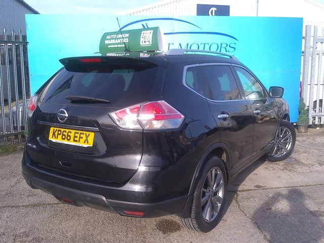 View our NISSAN X-TRAIL