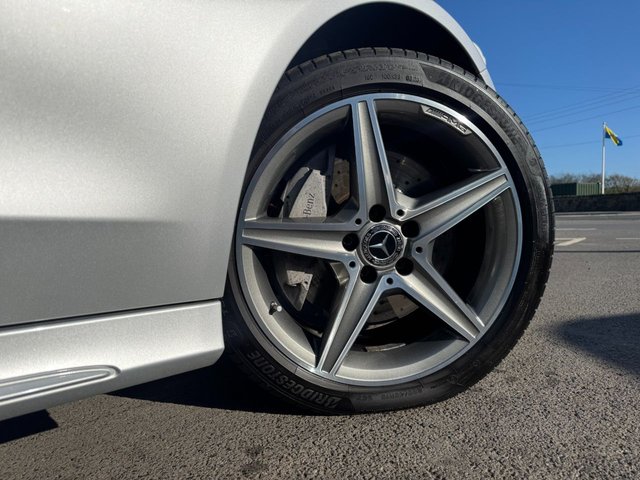 2017 MERCEDES-BENZ C-CLASS 2017 2.1 C250d AMG Line (Premium Plus) Coupe 2dr Diesel G-Tronic+ Euro 6 (s/s) (204 ps) * HUGE SPEC LIST * PANORAMIC SUNROOF * REAR CAMERA * HEATED LEATHER SEATS * BLACK ASH WOOD TRIM * CRUISE CONTROL * MERCEDES ME CONNECT * 2-ZONE CLIMATE CONTROL * IRIDIUM SILVER * LED LIGHTS * SPORTS SUSPENSION * SAT NAV * DAB * STUNNING THROUGHOUT * - Photo 5