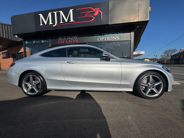 2017 MERCEDES-BENZ C-CLASS 2017 2.1 C250d AMG Line (Premium Plus) Coupe 2dr Diesel G-Tronic+ Euro 6 (s/s) (204 ps) * HUGE SPEC LIST * PANORAMIC SUNROOF * REAR CAMERA * HEATED LEATHER SEATS * BLACK ASH WOOD TRIM * CRUISE CONTROL * MERCEDES ME CONNECT * 2-ZONE CLIMATE CONTROL * IRIDIUM SILVER * LED LIGHTS * SPORTS SUSPENSION * SAT NAV * DAB * STUNNING THROUGHOUT * - Photo 10