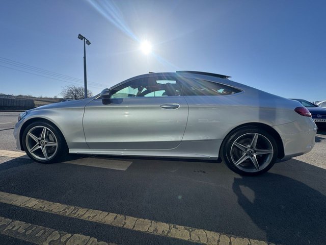 2017 MERCEDES-BENZ C-CLASS 2017 2.1 C250d AMG Line (Premium Plus) Coupe 2dr Diesel G-Tronic+ Euro 6 (s/s) (204 ps) * HUGE SPEC LIST * PANORAMIC SUNROOF * REAR CAMERA * HEATED LEATHER SEATS * BLACK ASH WOOD TRIM * CRUISE CONTROL * MERCEDES ME CONNECT * 2-ZONE CLIMATE CONTROL * IRIDIUM SILVER * LED LIGHTS * SPORTS SUSPENSION * SAT NAV * DAB * STUNNING THROUGHOUT * - Photo 11