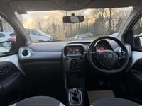 USED 2019 19 TOYOTA AYGO 1.0 VVT-i x-play Hatchback 5dr Petrol x-shift Euro 6 (71 ps) 2 KEYS FULL SERVICE HISTORY