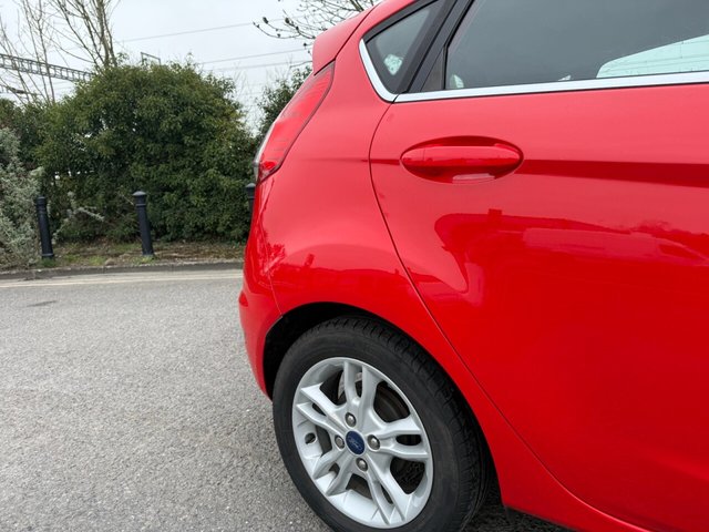 2017 Ford Fiesta 1.3L Zetec 5dr - Photo 10