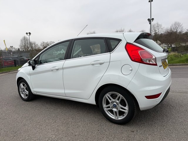 2013 Ford Fiesta 1L Zetec 5dr - Photo 11