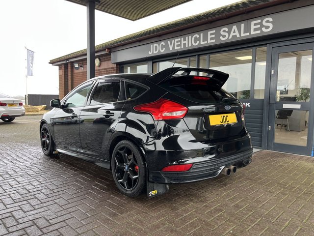 2015 FORD FOCUS 2015 2.0T EcoBoost ST-2 Hatchback 5dr Petrol Manual Euro 6 (s/s) (250 ps) - Photo 9