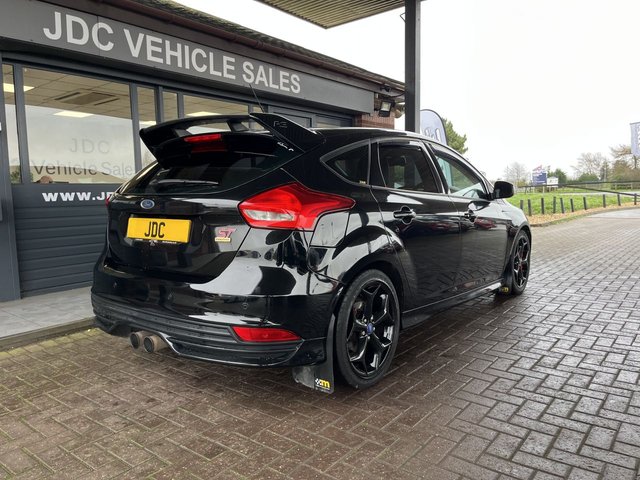 2015 FORD FOCUS 2015 2.0T EcoBoost ST-2 Hatchback 5dr Petrol Manual Euro 6 (s/s) (250 ps) - Photo 11