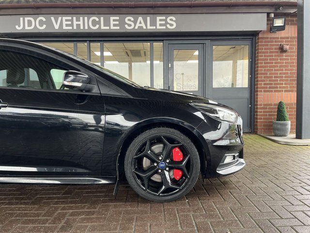 2015 FORD FOCUS 2015 2.0T EcoBoost ST-2 Hatchback 5dr Petrol Manual Euro 6 (s/s) (250 ps) - Photo 12