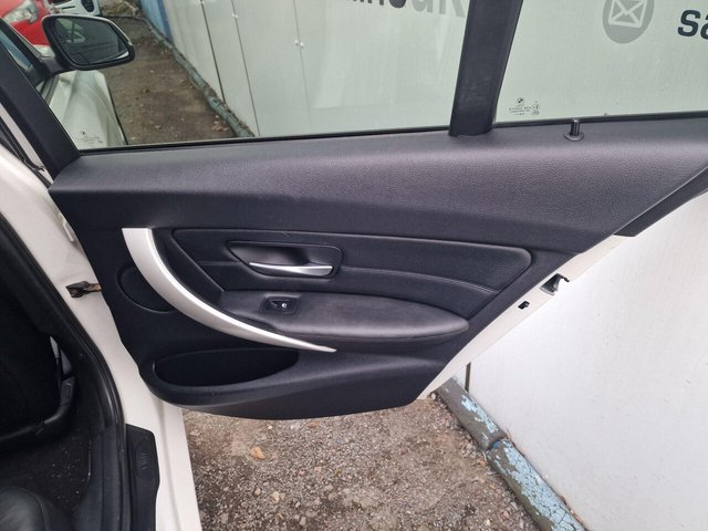 2012 BMW 3 SERIES - Photo 12