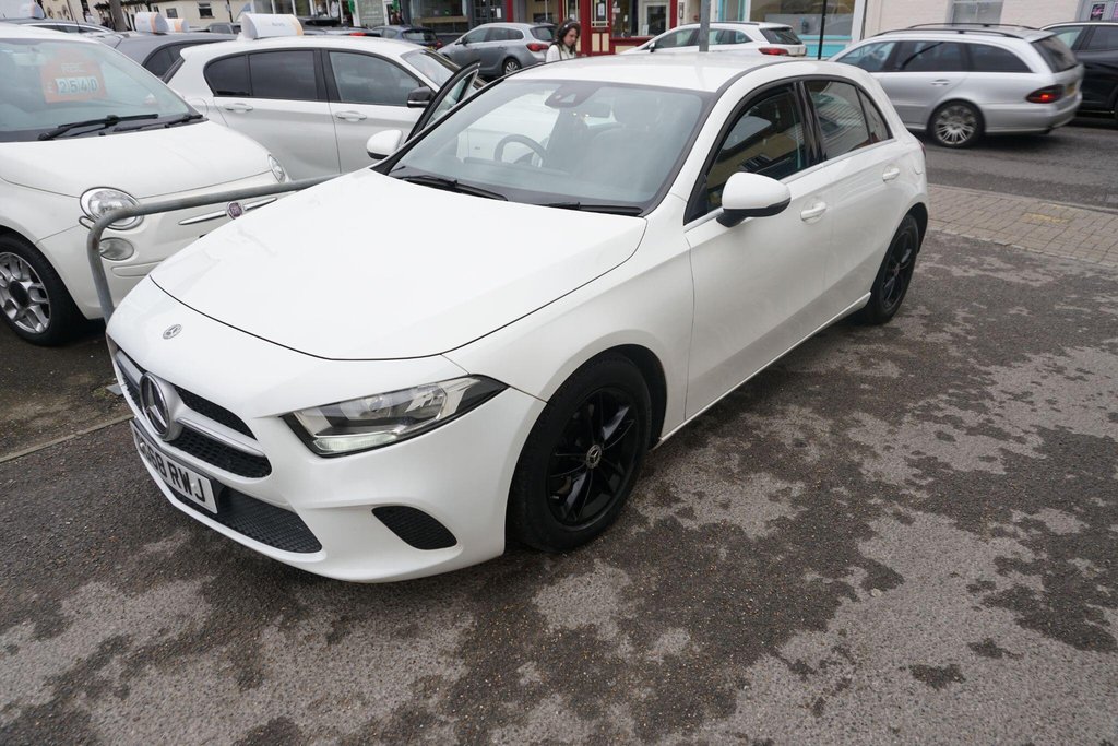 USED 2018 68 MERCEDES-BENZ A CLASS 1.5 A180d SE 7G-DCT Euro 6 (s/s) 5dr AUTO/JUST ARRIVED!!!