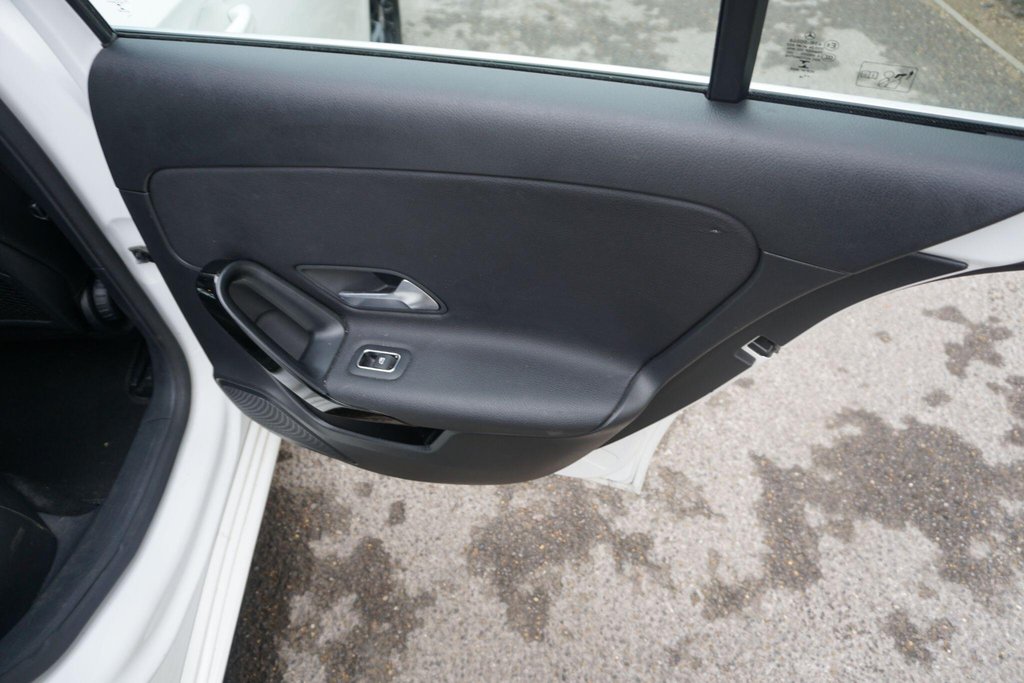 USED 2018 68 MERCEDES-BENZ A CLASS 1.5 A180d SE 7G-DCT Euro 6 (s/s) 5dr AUTO/JUST ARRIVED!!!