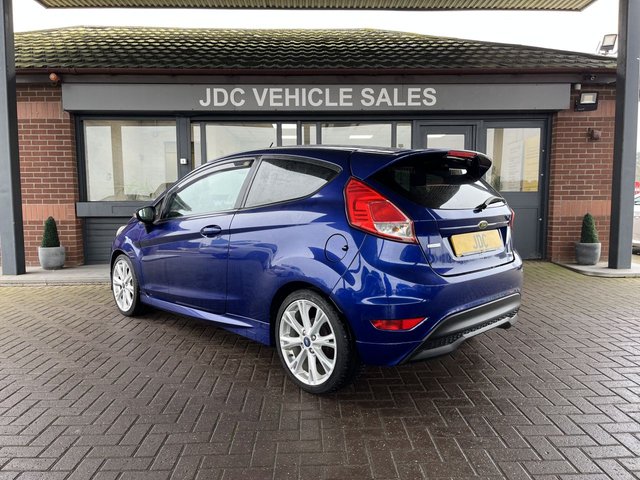 2013 FORD FIESTA 2013 1.0T EcoBoost Zetec S Hatchback 3dr Petrol Manual Euro 5 (s/s) (125 ps) - Photo 2