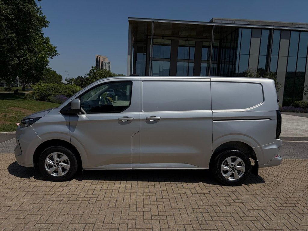USED 2024 74 FORD TRANSIT CUSTOM 300 NEW SHAPE 2.0EcoBlue AUTO L1H1 170ps *A/C*CAMERA*ALLOYS*SENSORS*HEAT PACK*E/PACK*APPLE CARPLAY* LIMITED-L1-AUTO-GREAT SPEC