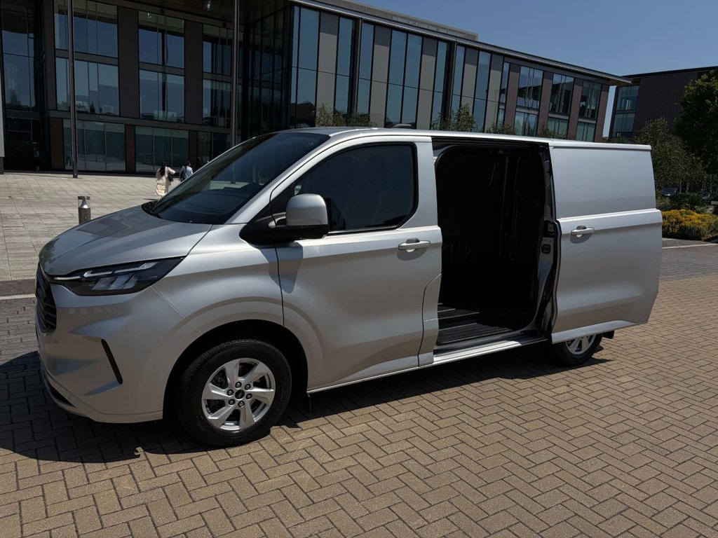 USED 2024 74 FORD TRANSIT CUSTOM 300 NEW SHAPE 2.0EcoBlue AUTO L1H1 170ps *A/C*CAMERA*ALLOYS*SENSORS*HEAT PACK*E/PACK*APPLE CARPLAY* LIMITED-L1-AUTO-GREAT SPEC