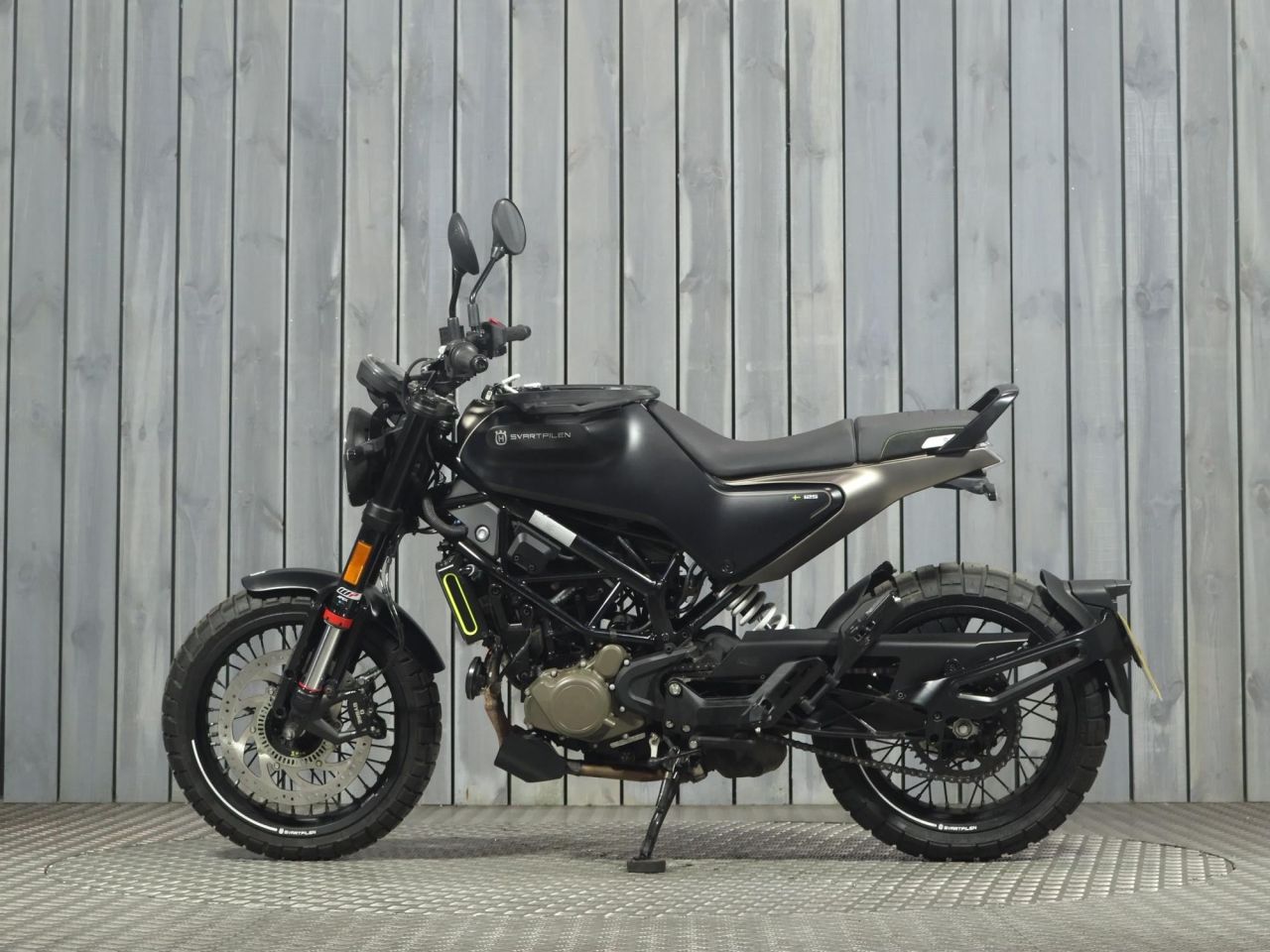 HUSQVARNA SVARTPILEN 125