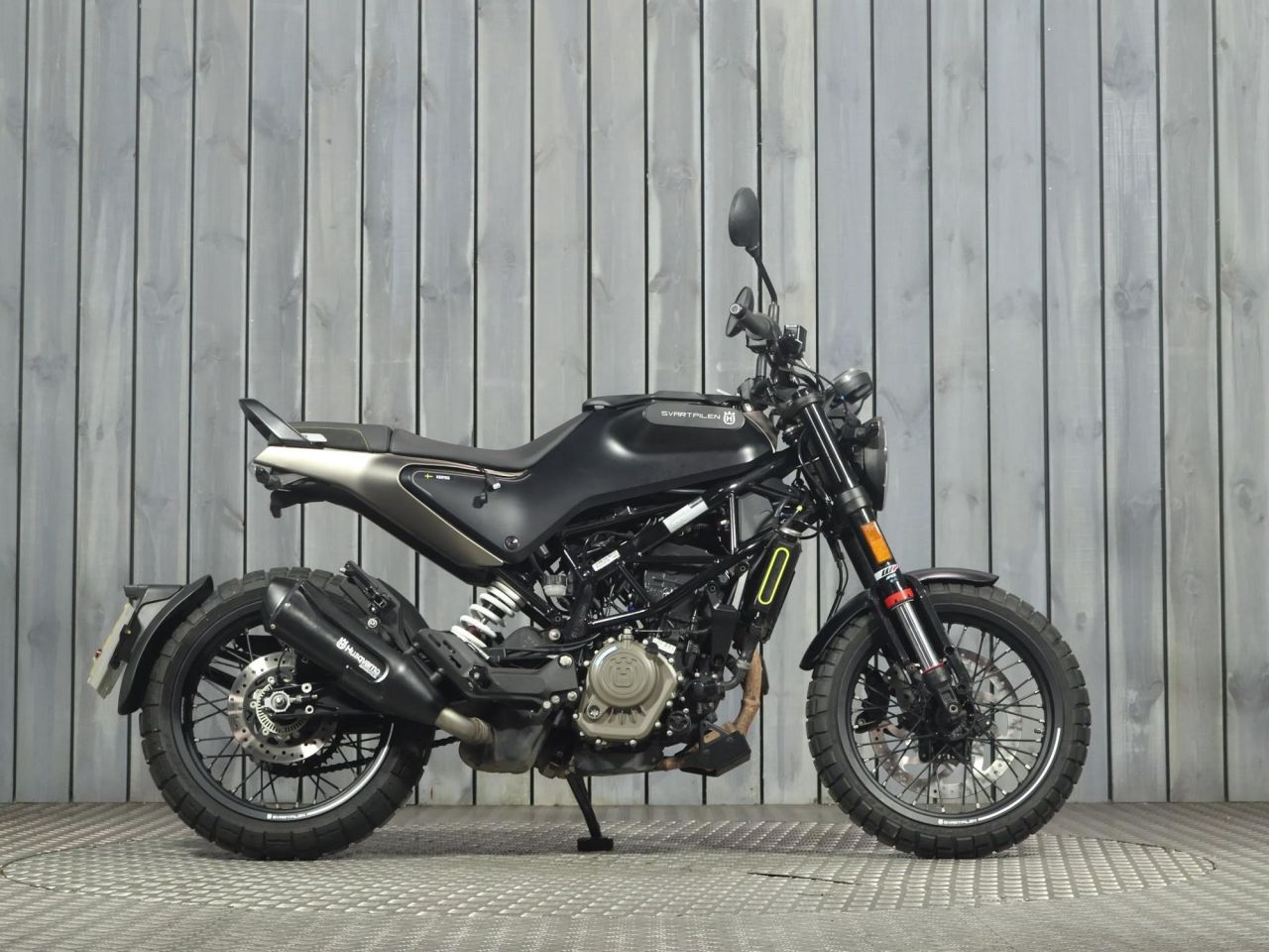 HUSQVARNA SVARTPILEN 125