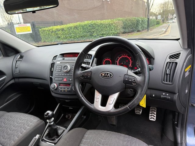2011 Kia Ceed 1.6L 3 5dr - Photo 11