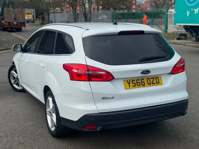 2016 Ford Focus 1.5L Zetec 5dr - Photo 5