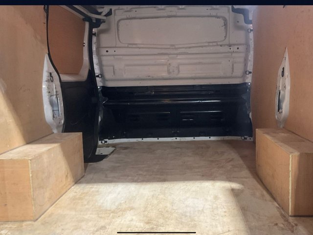 2021 Renault Trafic 2L Business 4dr - Photo 3