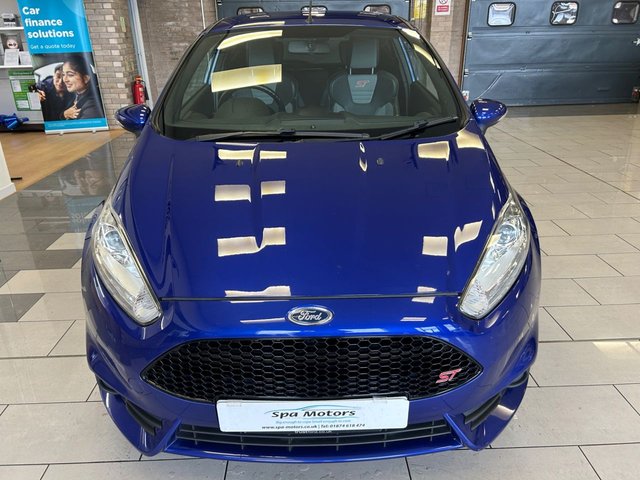 2016 Ford Fiesta 1.6L St-2 3dr - Photo 2