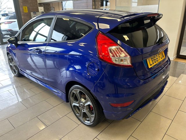 2016 Ford Fiesta 1.6L St-2 3dr - Photo 5