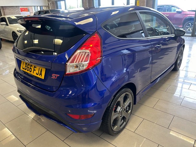 2016 Ford Fiesta 1.6L St-2 3dr - Photo 7