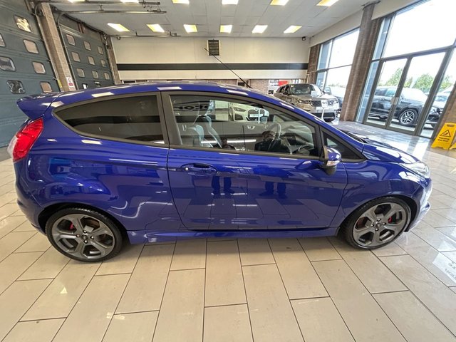 2016 Ford Fiesta 1.6L St-2 3dr - Photo 8