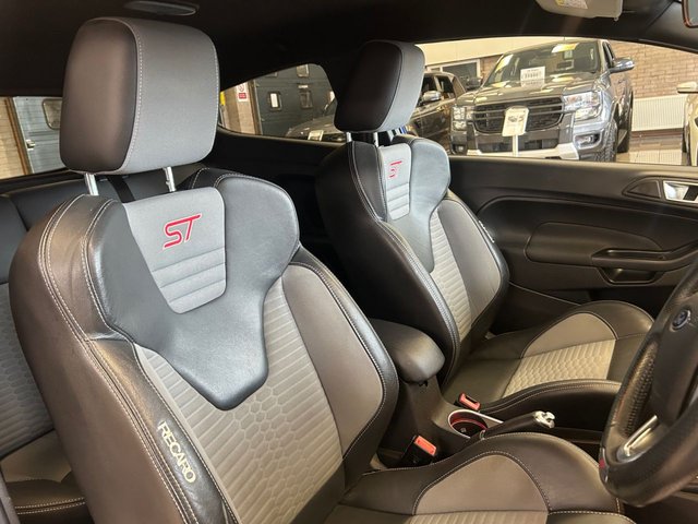 2016 Ford Fiesta 1.6L St-2 3dr - Photo 12