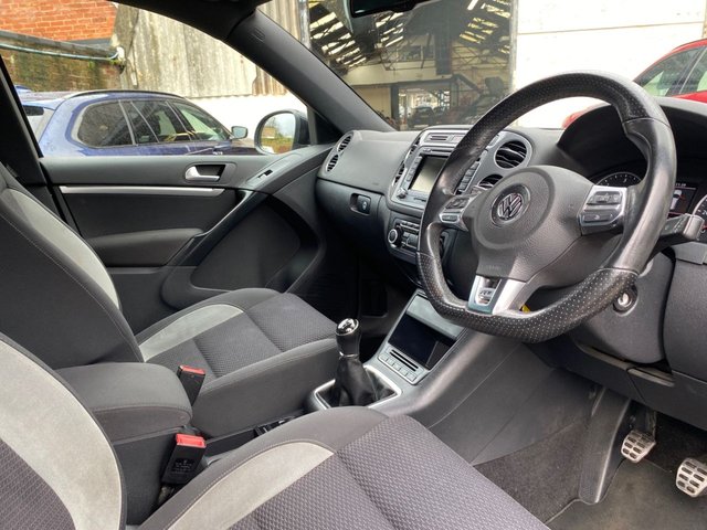 2013 VOLKSWAGEN TIGUAN 2.0 TDI BlueMotion Tech R-Line SUV 5dr Diesel Manual 4WD Euro 5 (s/s) (140 ps) - Photo 11