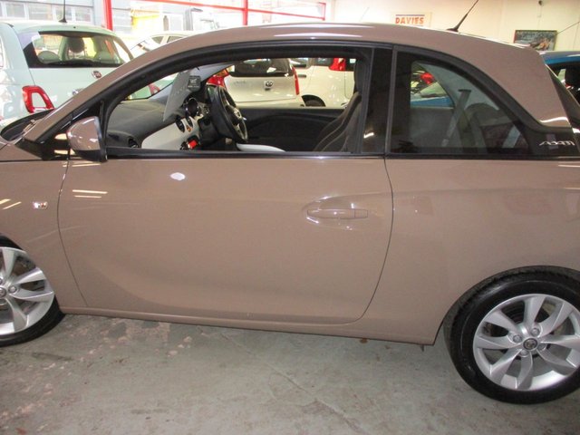 2013 VAUXHALL ADAM 1.2 16v JAM Hatchback 3dr Petrol Manual Euro 5 (70 ps) ONE PREVIOUS OWNER ,6 MONTHS WARRANTY ,13 SERVICE STAMPS 8 MAIN DEALER ,2 KEYS ,PRISTINE EXAMPLE ,VIEWING AND TEST DRIVE ESSENTIAL , - Photo 4