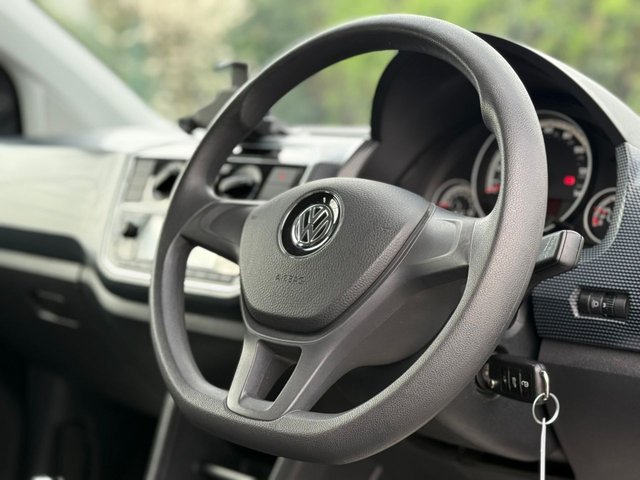 2016 Volkswagen Up! 1L Move Up! 5dr - Photo 9